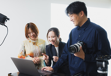 企画、撮影、納品